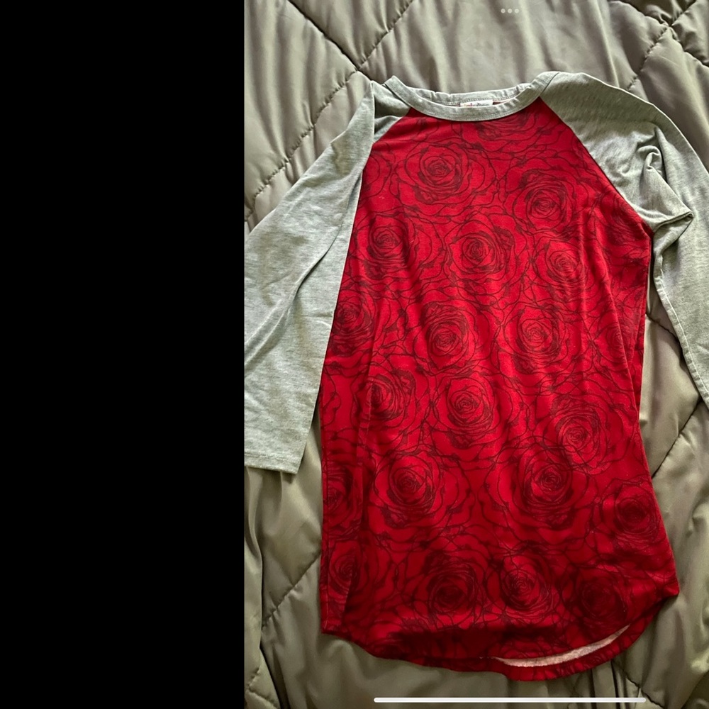 Lularoe gray and rose print 3/4 sleeve baseball tee.